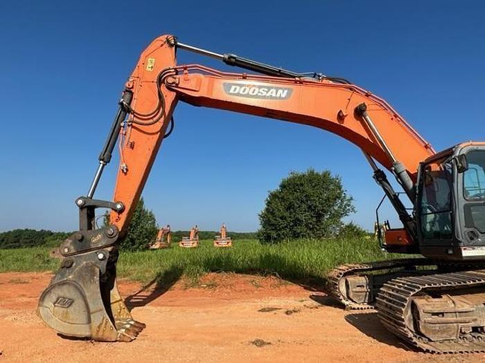 Used 2017 DOOSAN DX350 LC-5