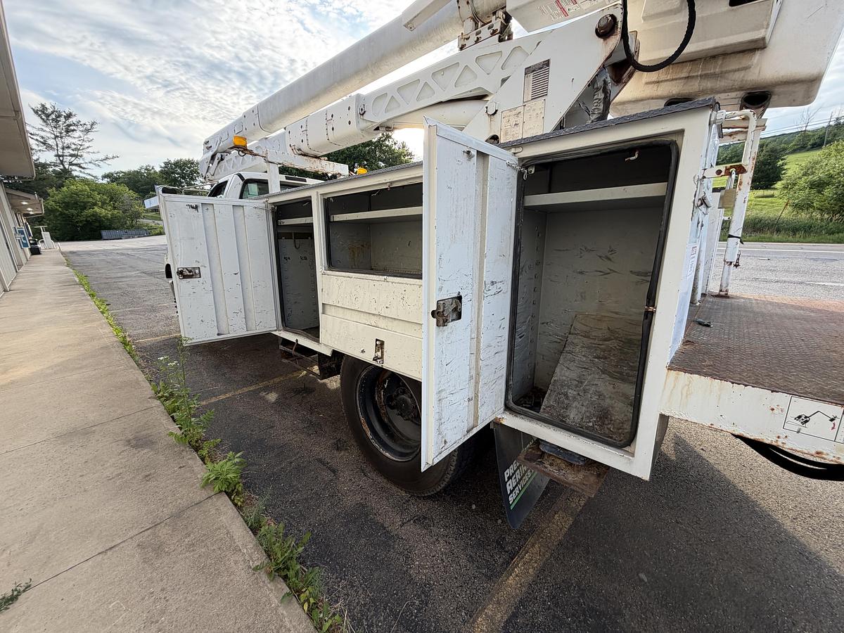 Used 2012 Ford F750 Bucket Truck