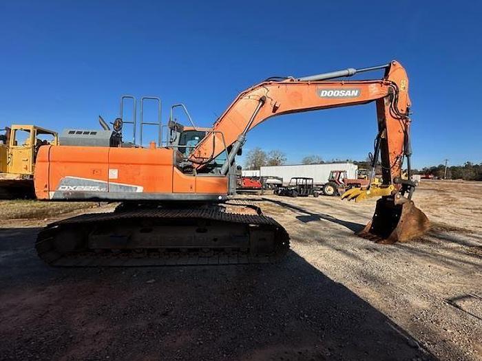 Used 2017 DOOSAN DX225 LC-5
