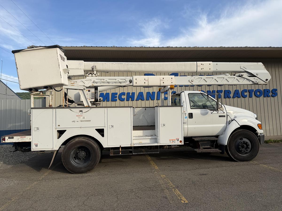 Used 2012 Ford F750 Bucket Truck