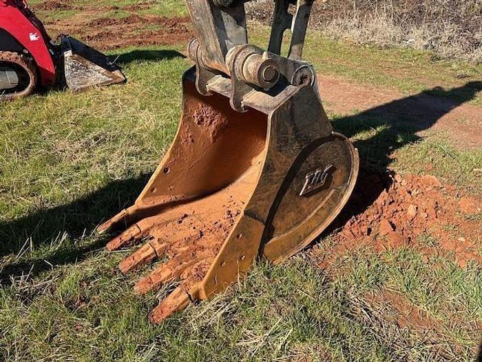 Used 2016 TAKEUCHI TB1140