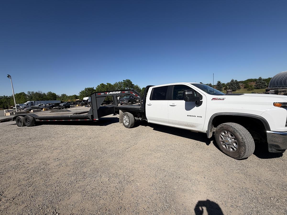 Used 2025 Lamar  16k Ride Over Fender Gooseneck Trailer