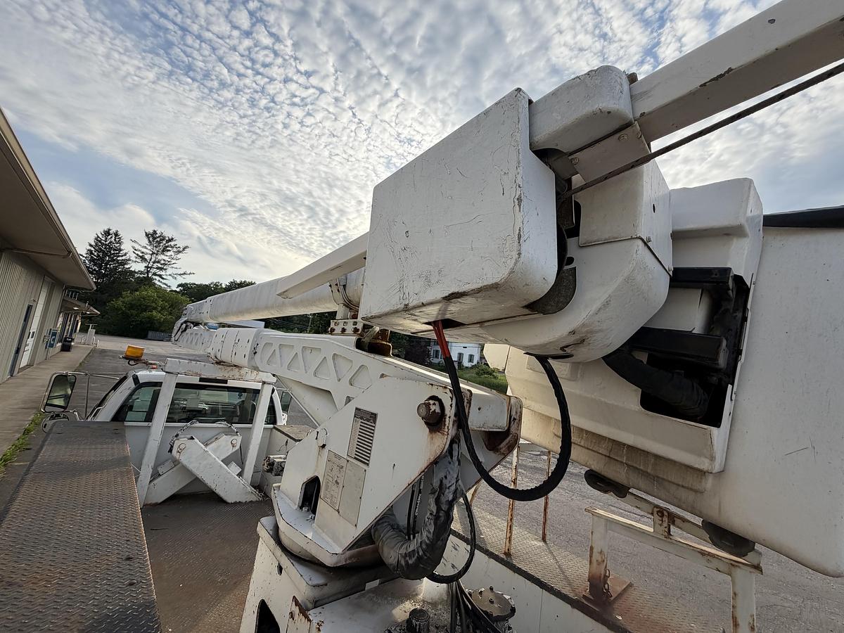 Used 2012 Ford F750 Bucket Truck