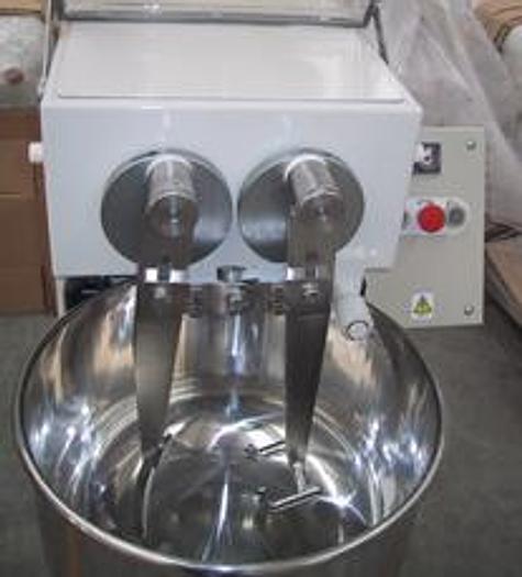 Sancassiano Twin Arms Fixed Bowl Mixer