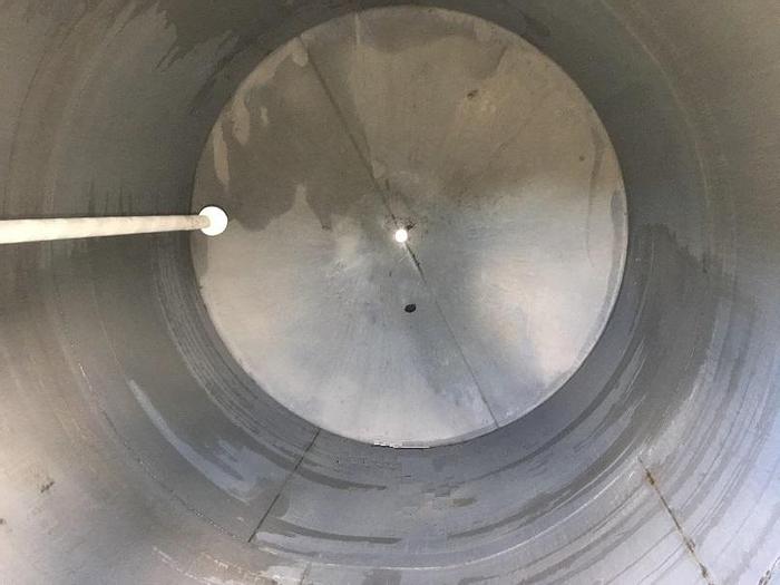 Used Used approximately 4000 gallon stainless steel tank