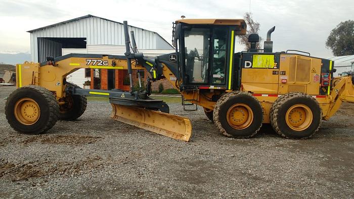 Usado 2011 JOHN DEERE 772G/GP