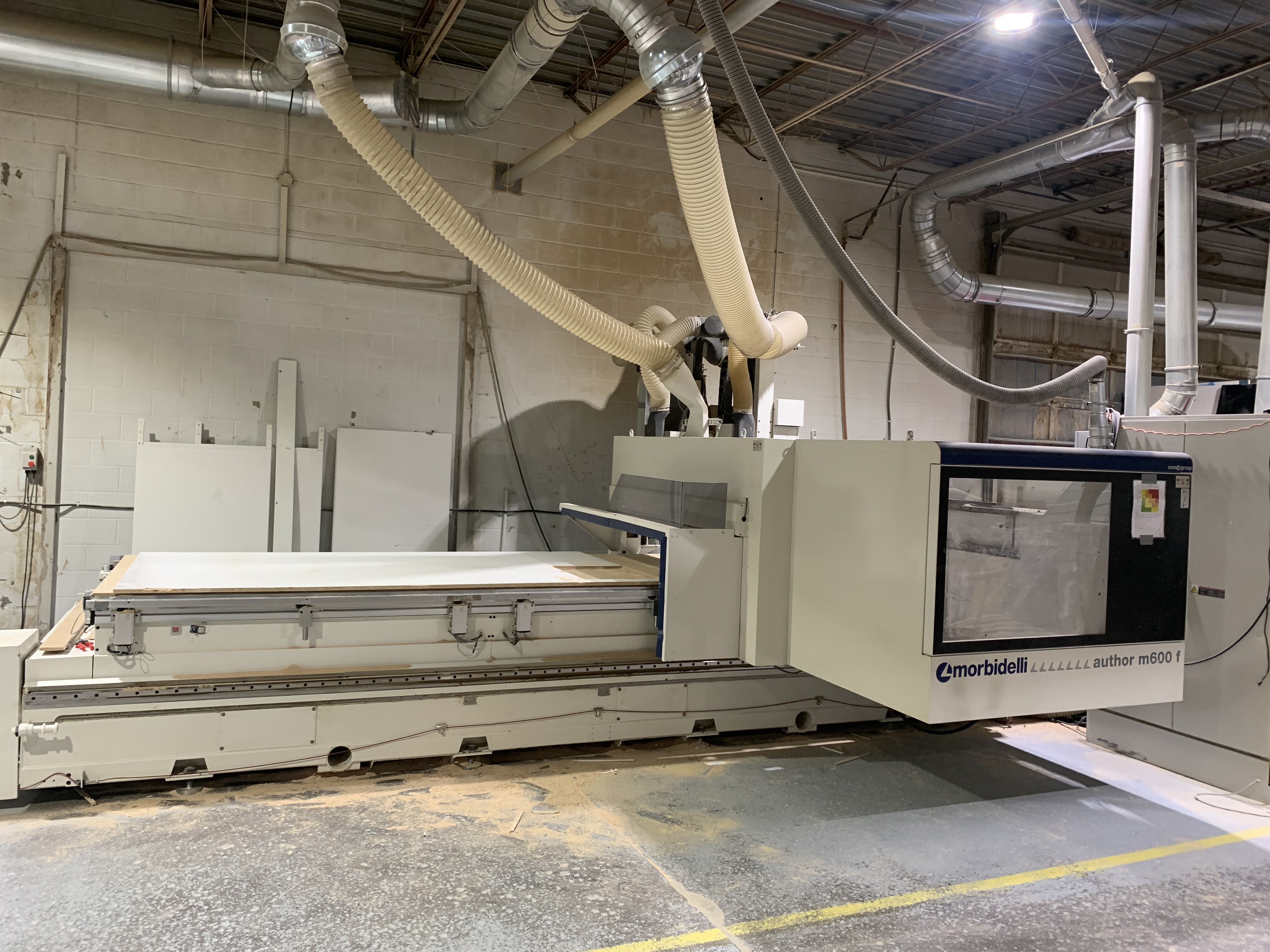 Used 2015 SCM Morbidelli M600 5-axis flat table CNC router machine centre