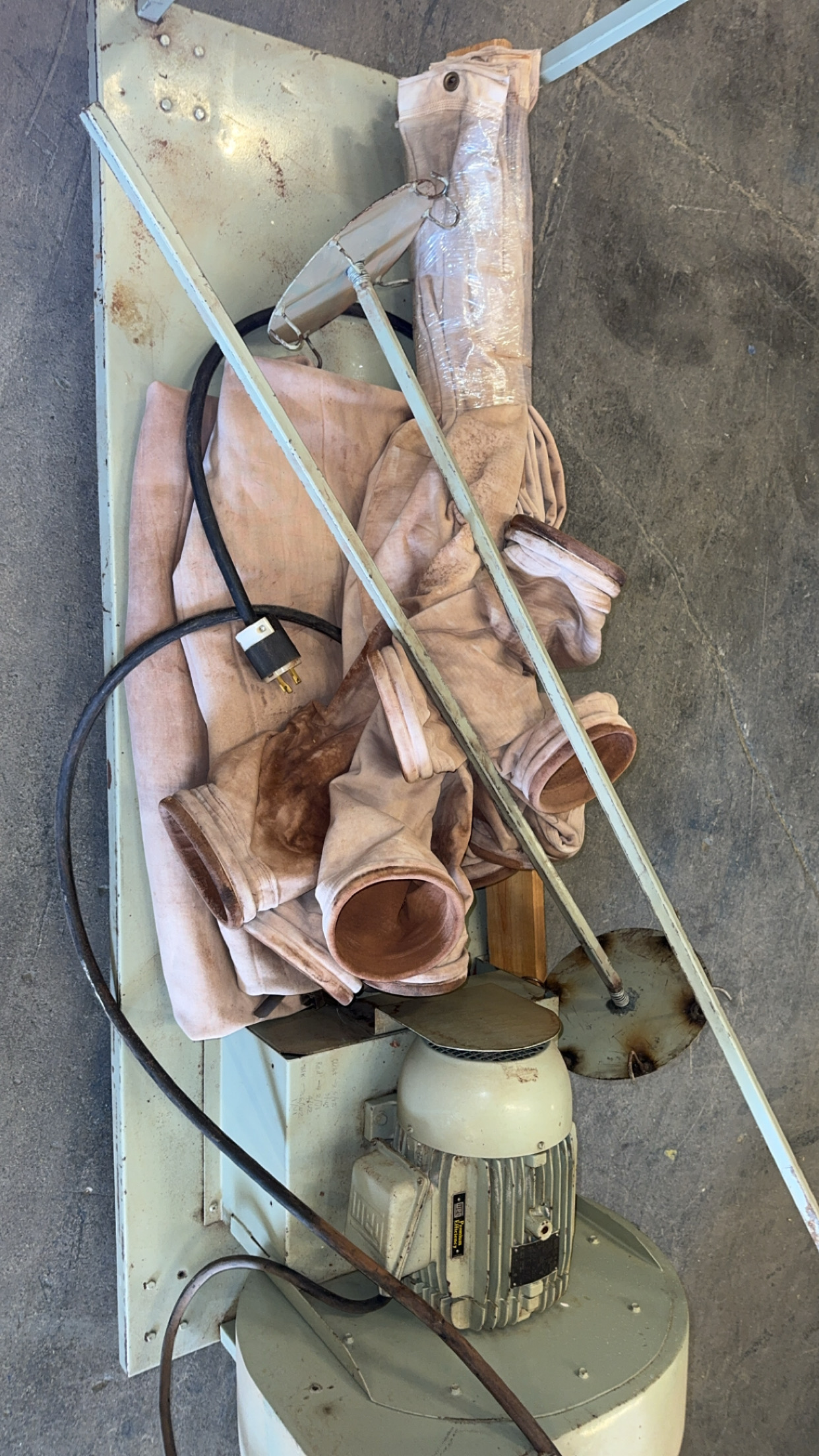 Used Kraemer KTM S 52-12 5HP Dust Collector