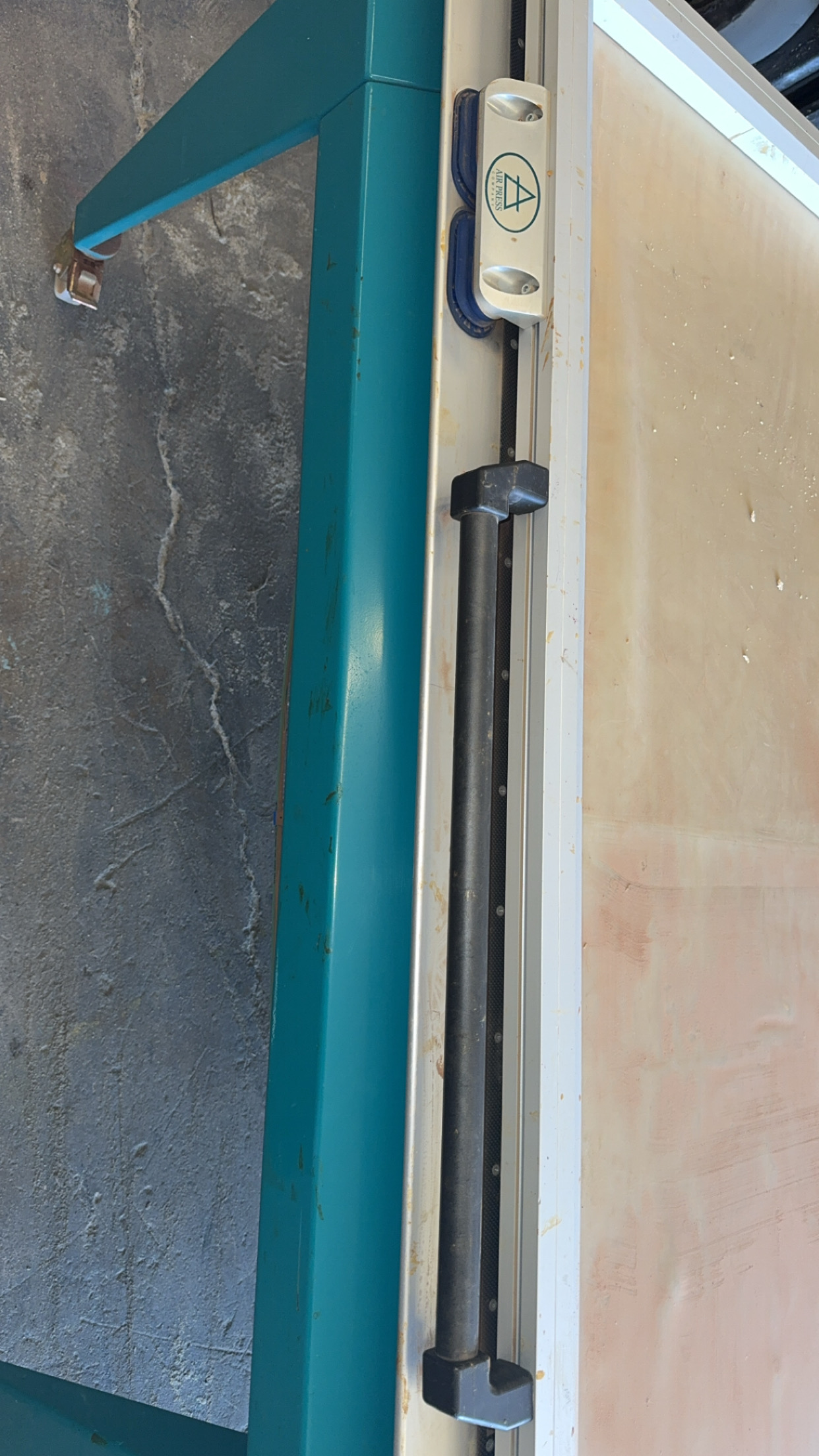 Used 2005 AirPress 3014 Vacuum Press