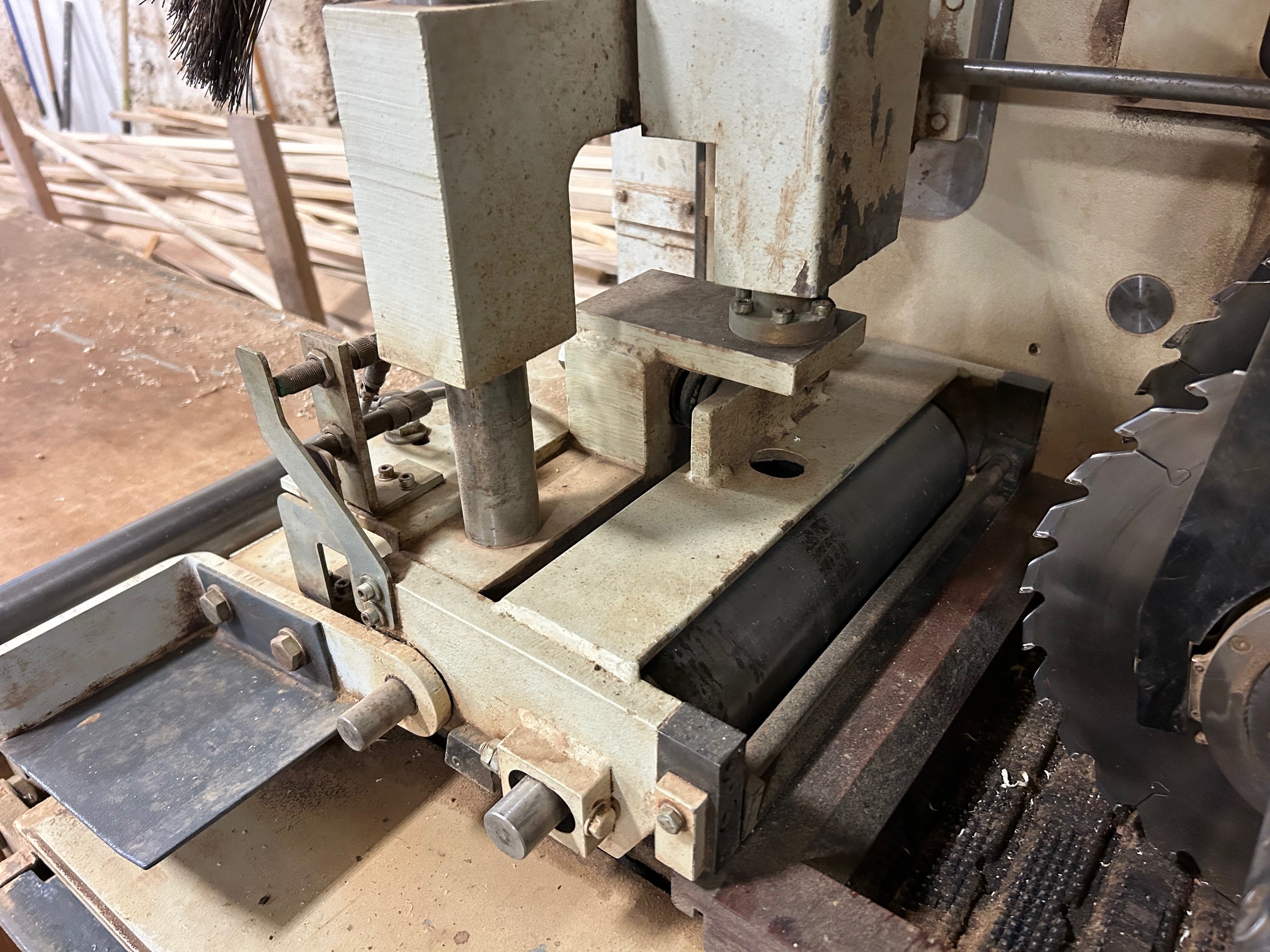 Used 2007 Weinig Raimann ProfiRip KM310M Gang Rip Saw (w/ 2 moving blades + 1 fixed blade and ValuRip III Plus Infeed)