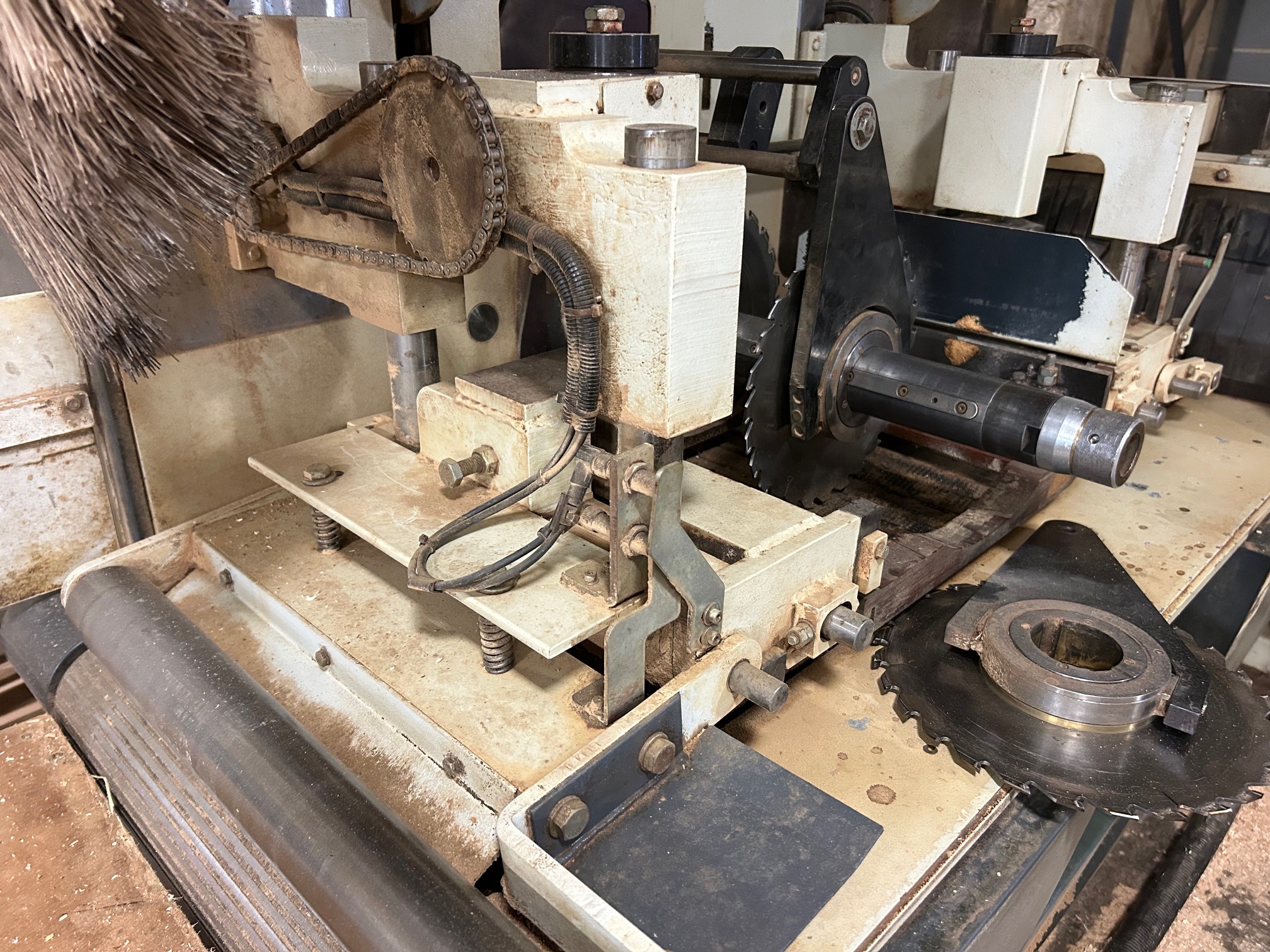 Used 2007 Weinig Raimann ProfiRip KM310M Gang Rip Saw (w/ 2 moving blades + 1 fixed blade and ValuRip III Plus Infeed)