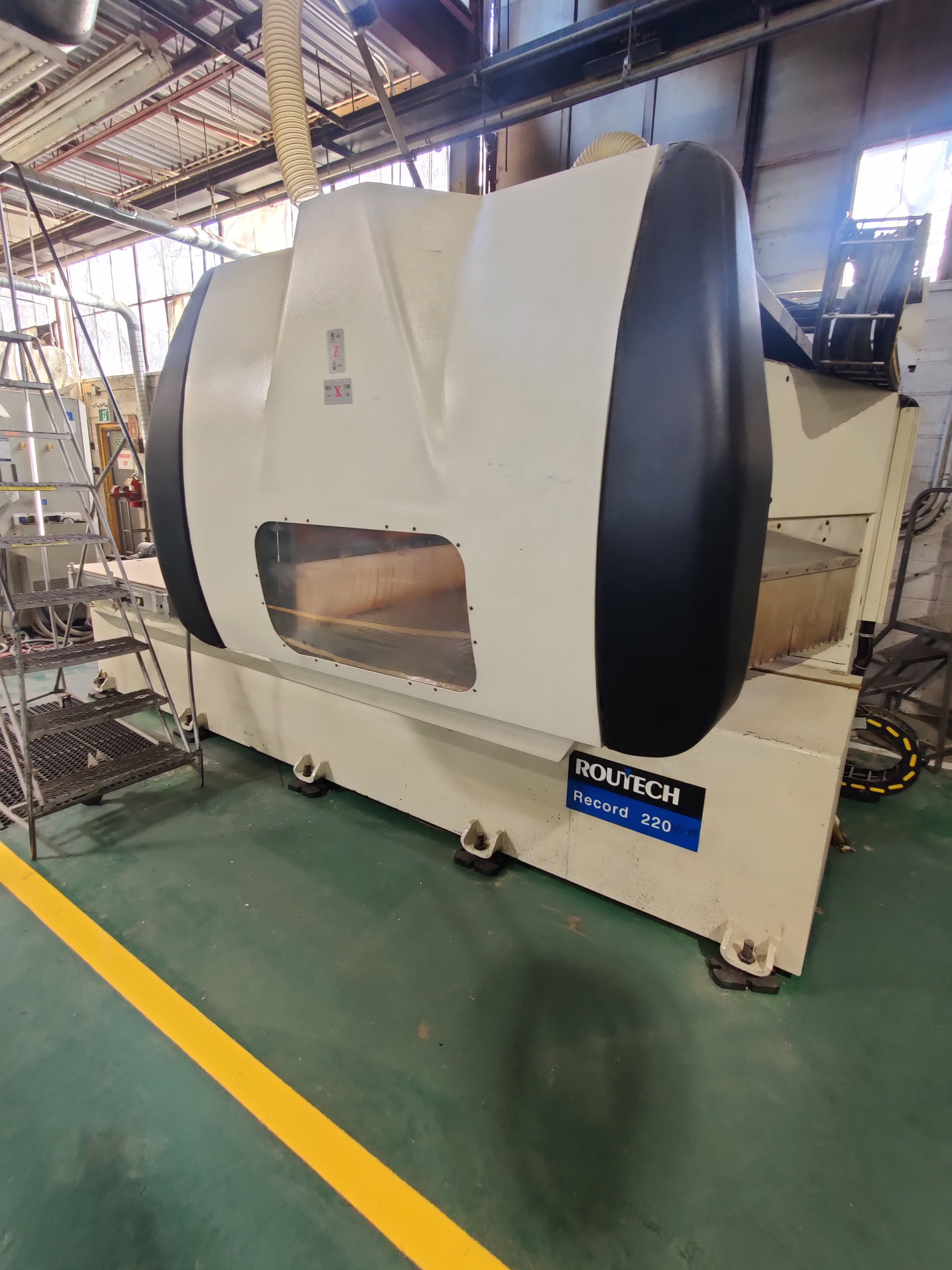 Used 2001 SCM Routech Record 220 CNC machine center