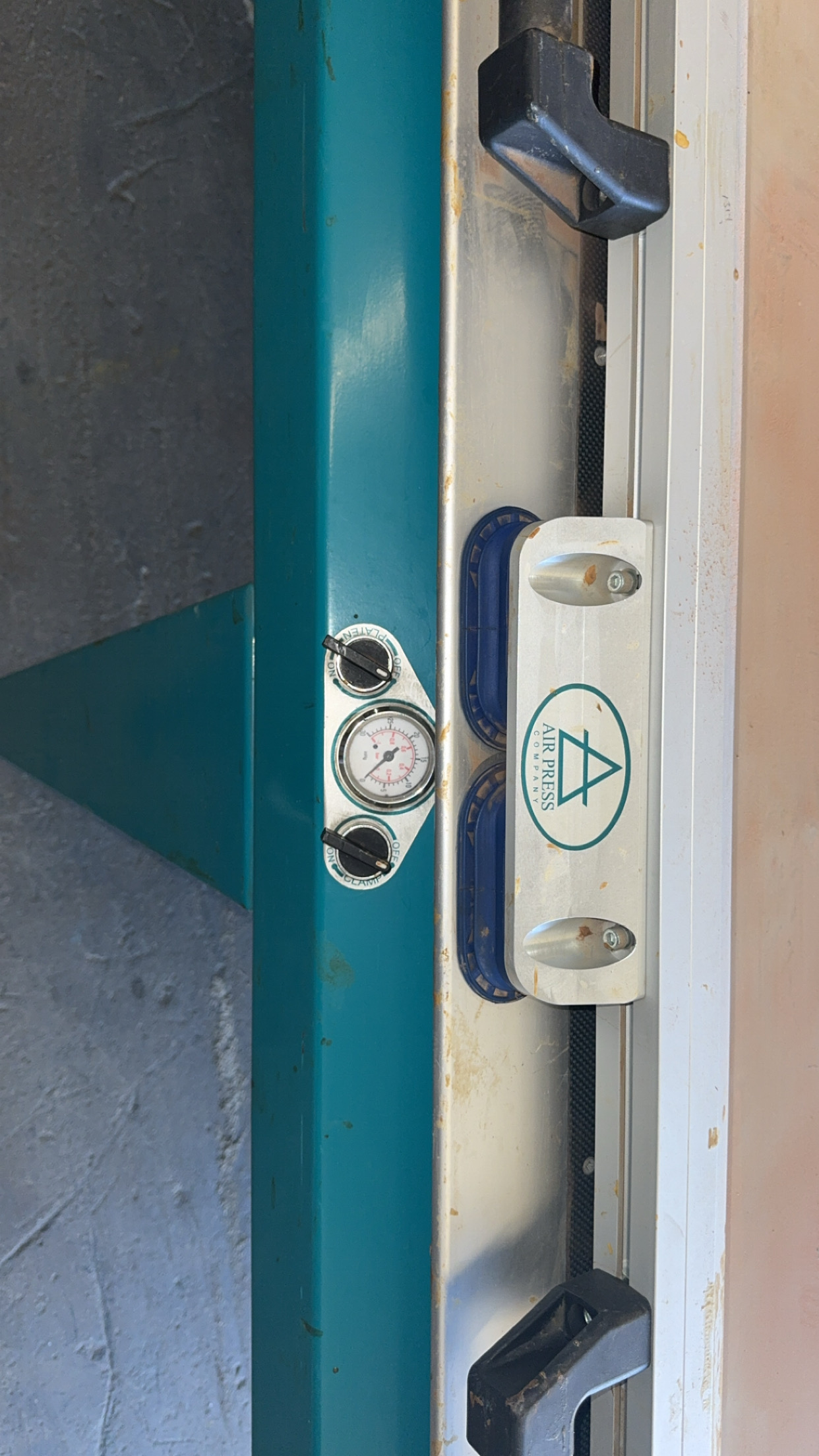 Used 2005 AirPress 3014 Vacuum Press