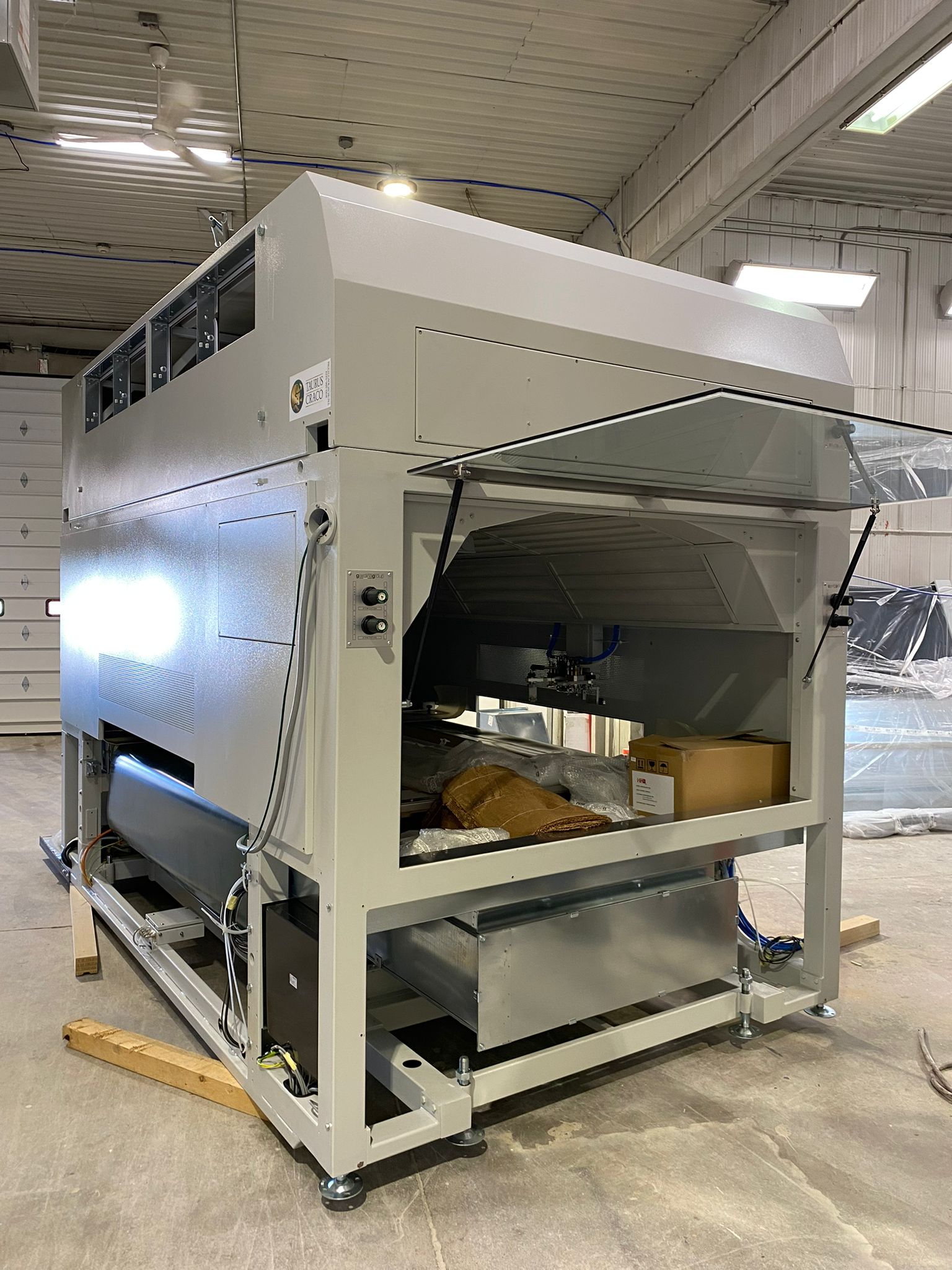 Used Dualtech 420-Dry-SBC Automatic Spray Machine with Kremlin Airmix 2K Flatline Feed System