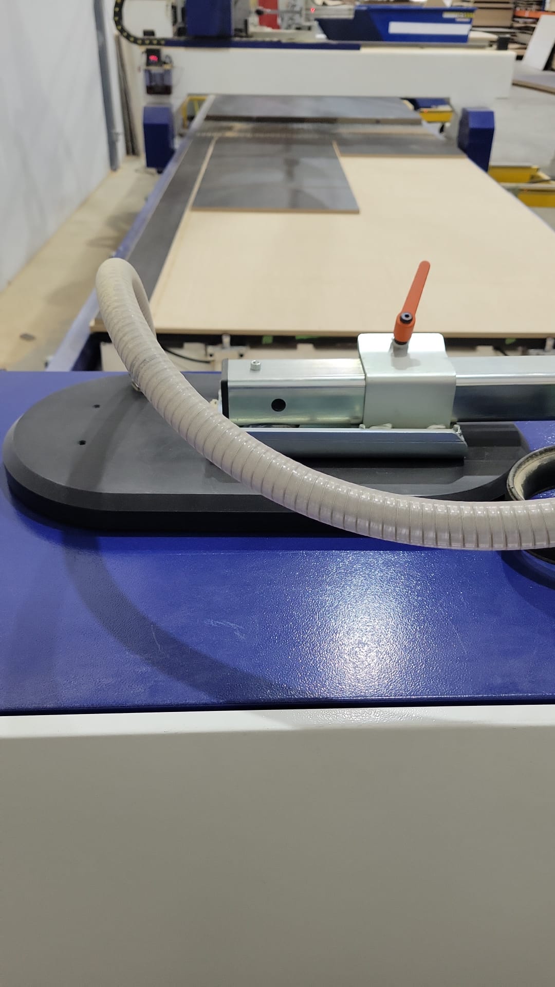 Used Barbaric UniWood UWL 3 Vacuum Lifter