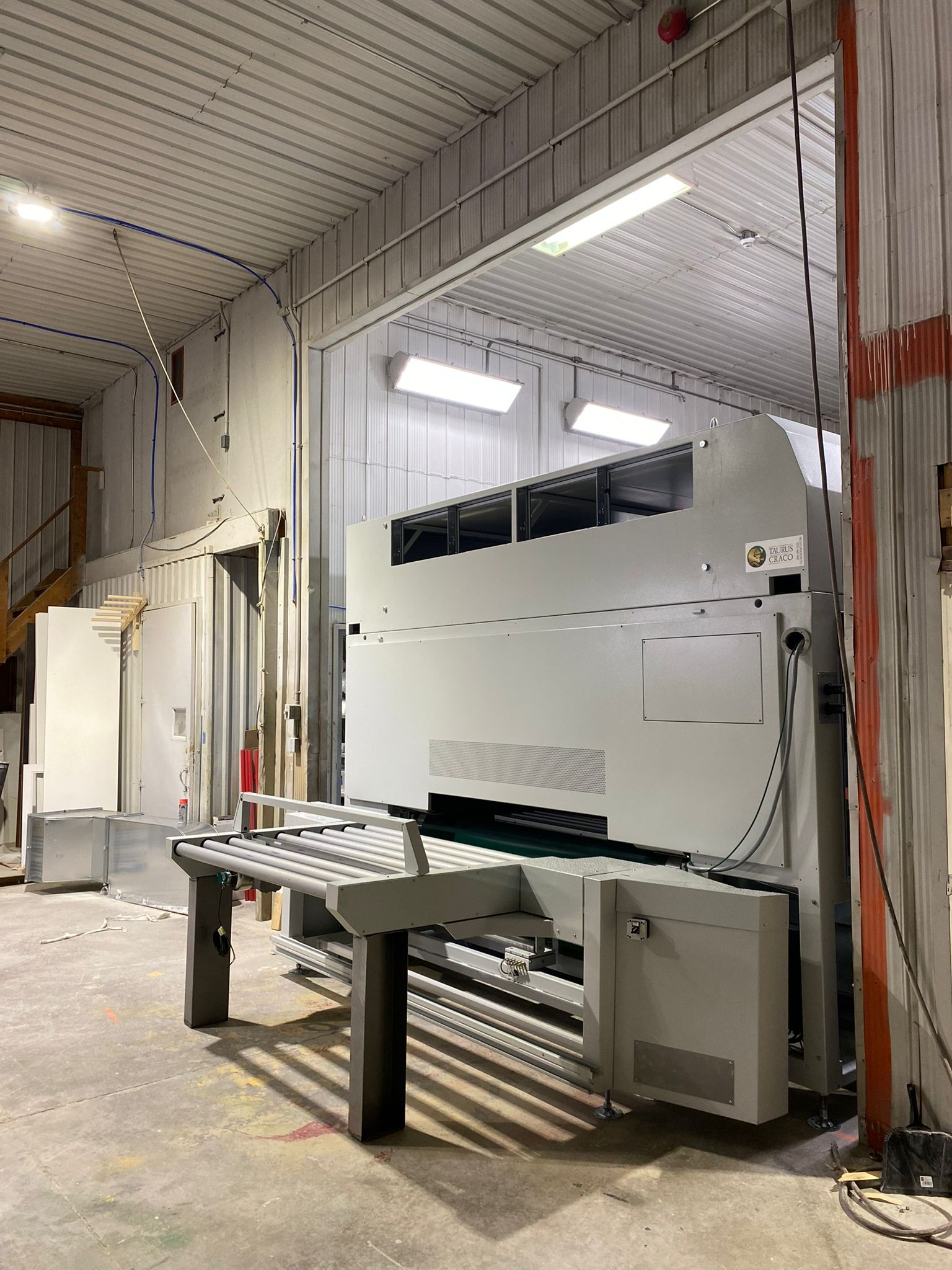 Used Dualtech 420-Dry-SBC Automatic Spray Machine with Kremlin Airmix 2K Flatline Feed System