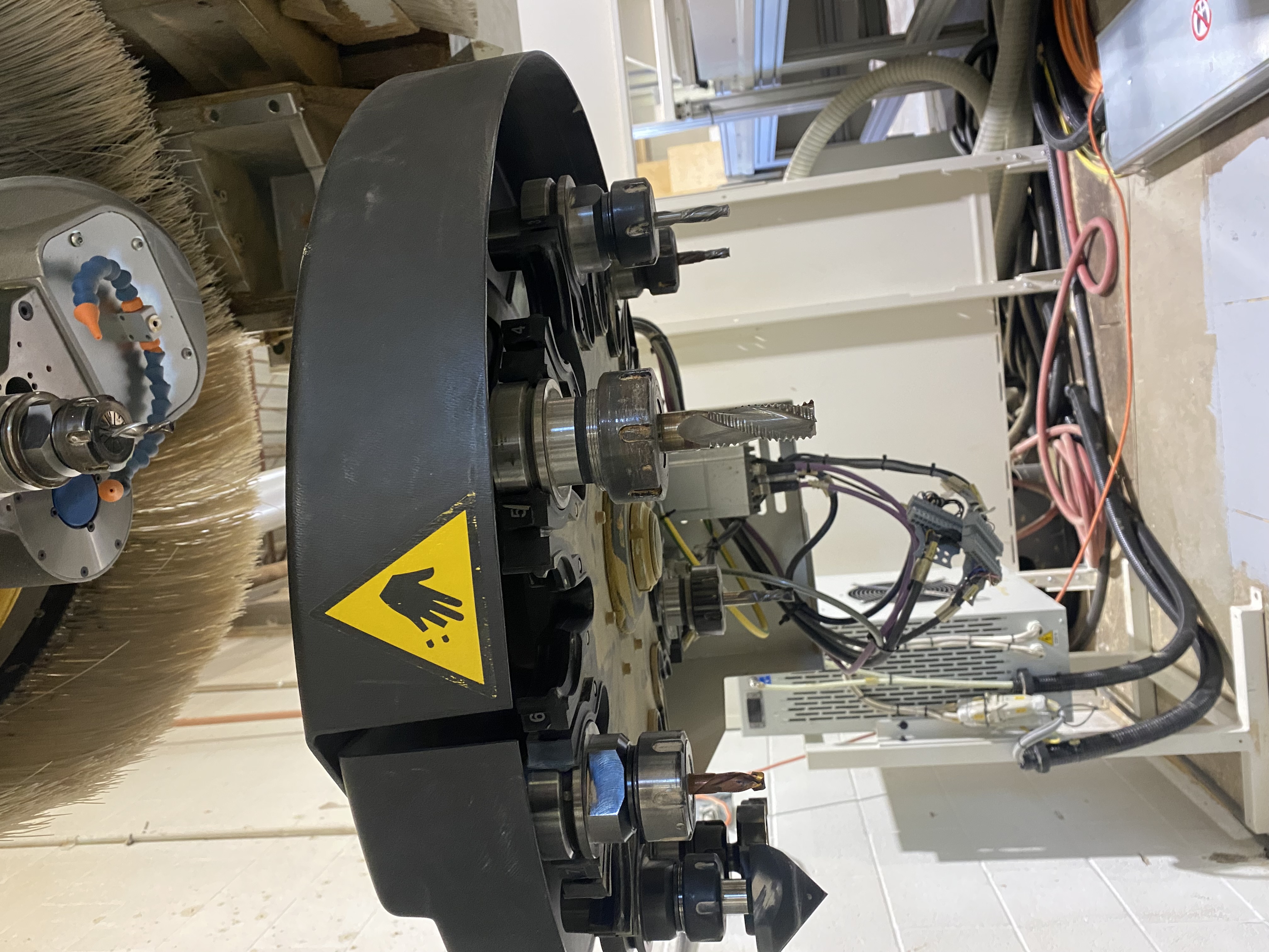 Used 2015 SCM Morbidelli M600 5-axis flat table CNC router machine centre