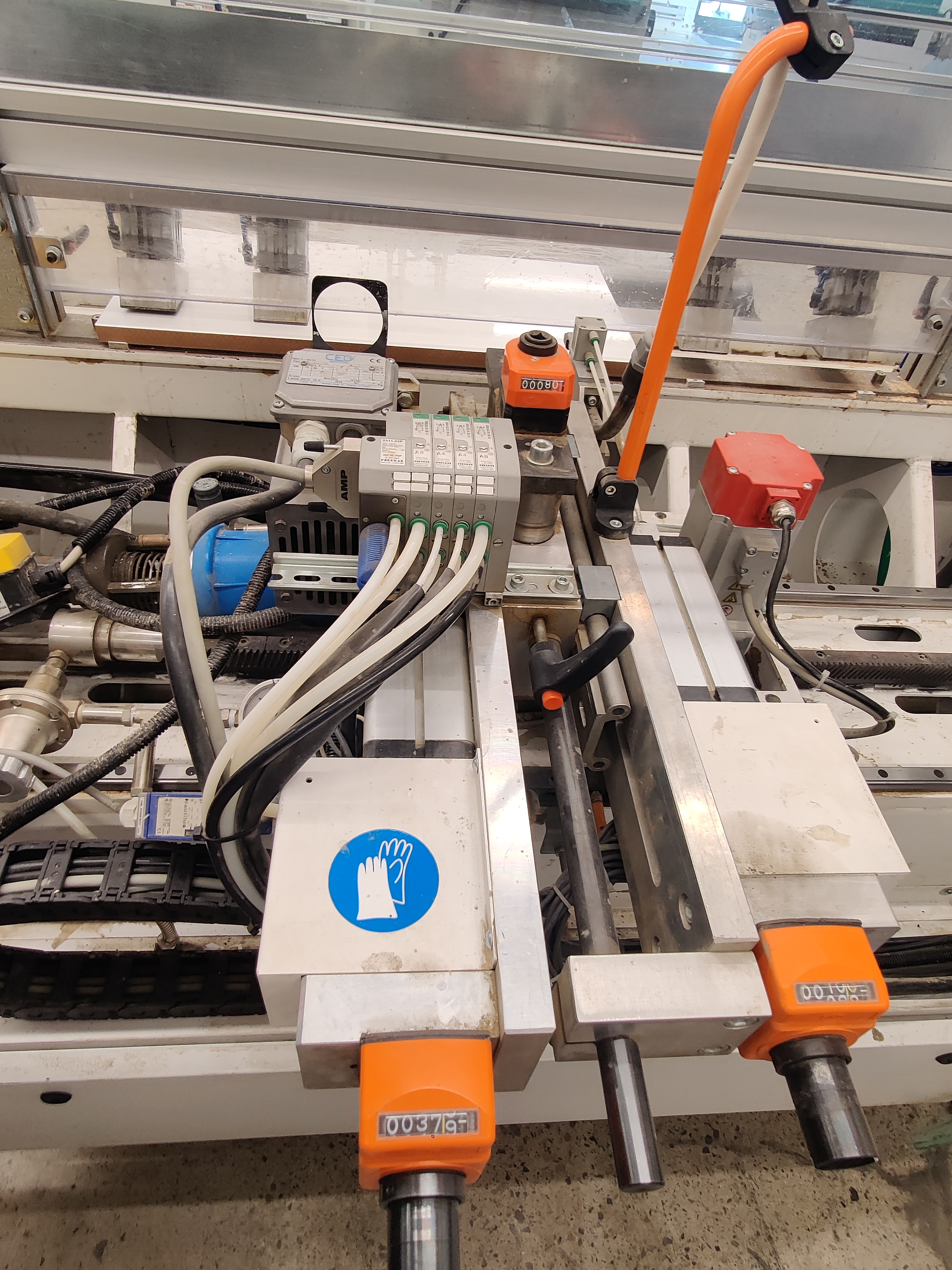 Used 2015 Vitap Blitz CNC drilling, gluing and dowel inserting machine