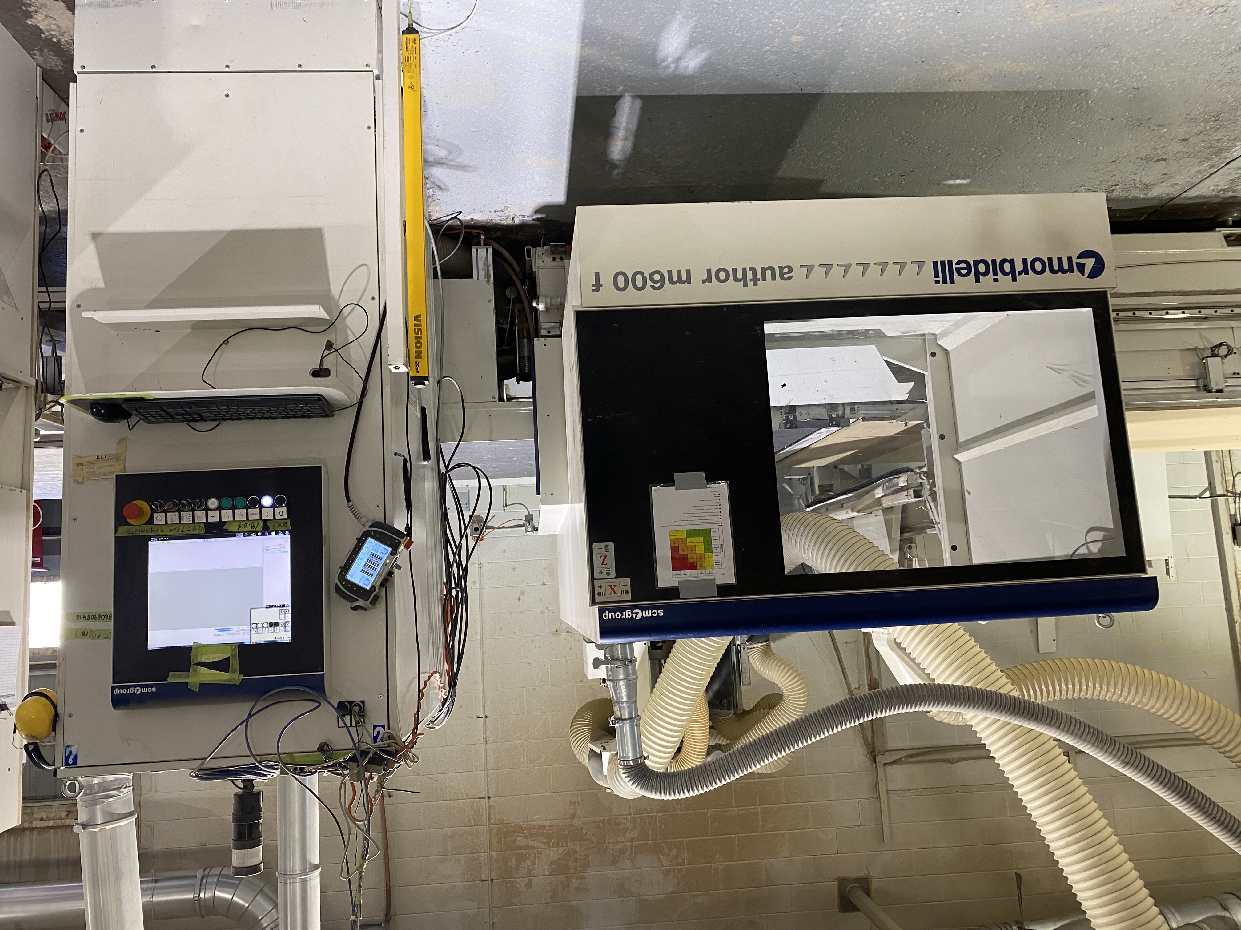 Used 2015 SCM Morbidelli M600 5-axis flat table CNC router machine centre