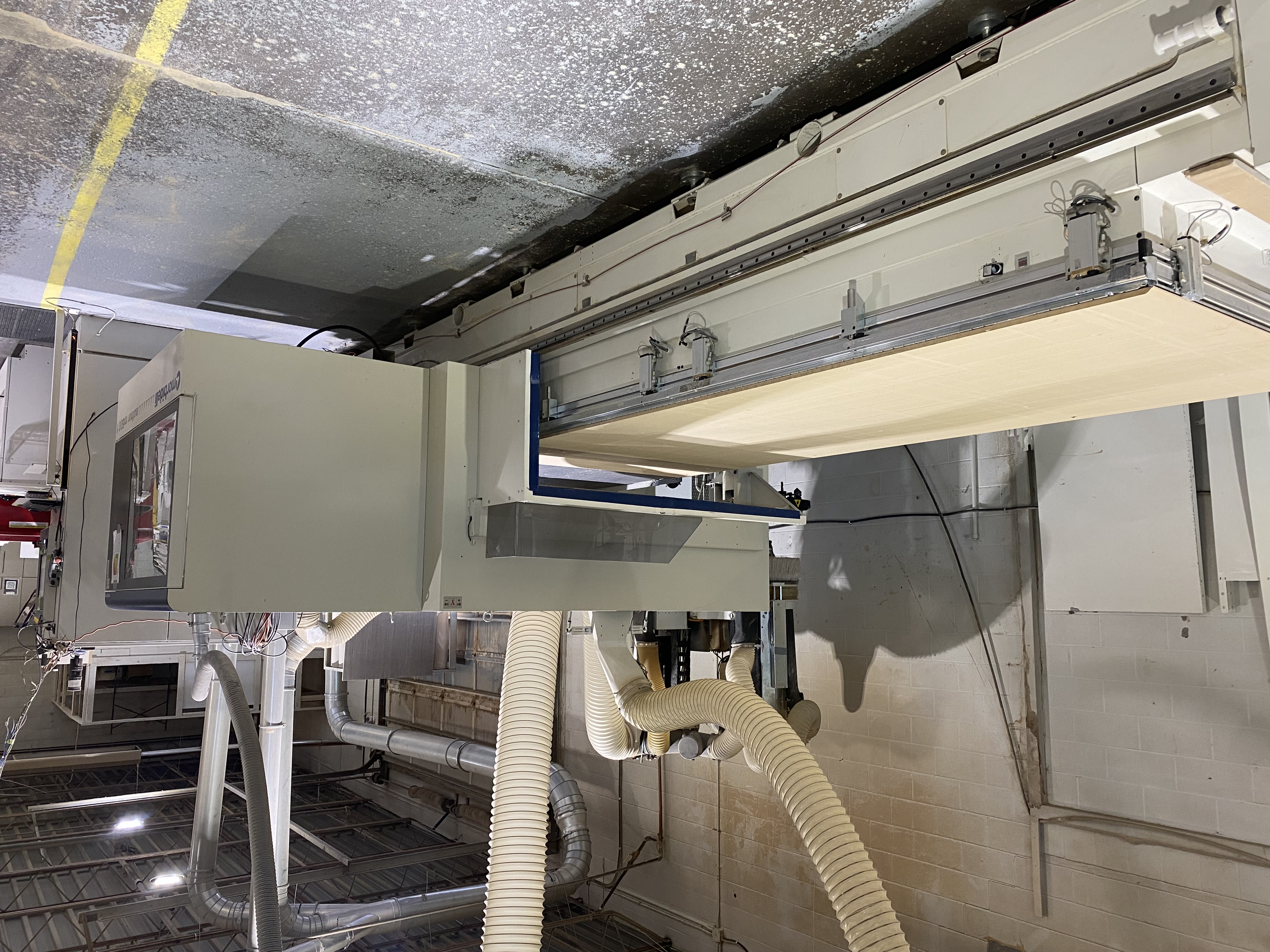 Used 2015 SCM Morbidelli M600 5-axis flat table CNC router machine centre