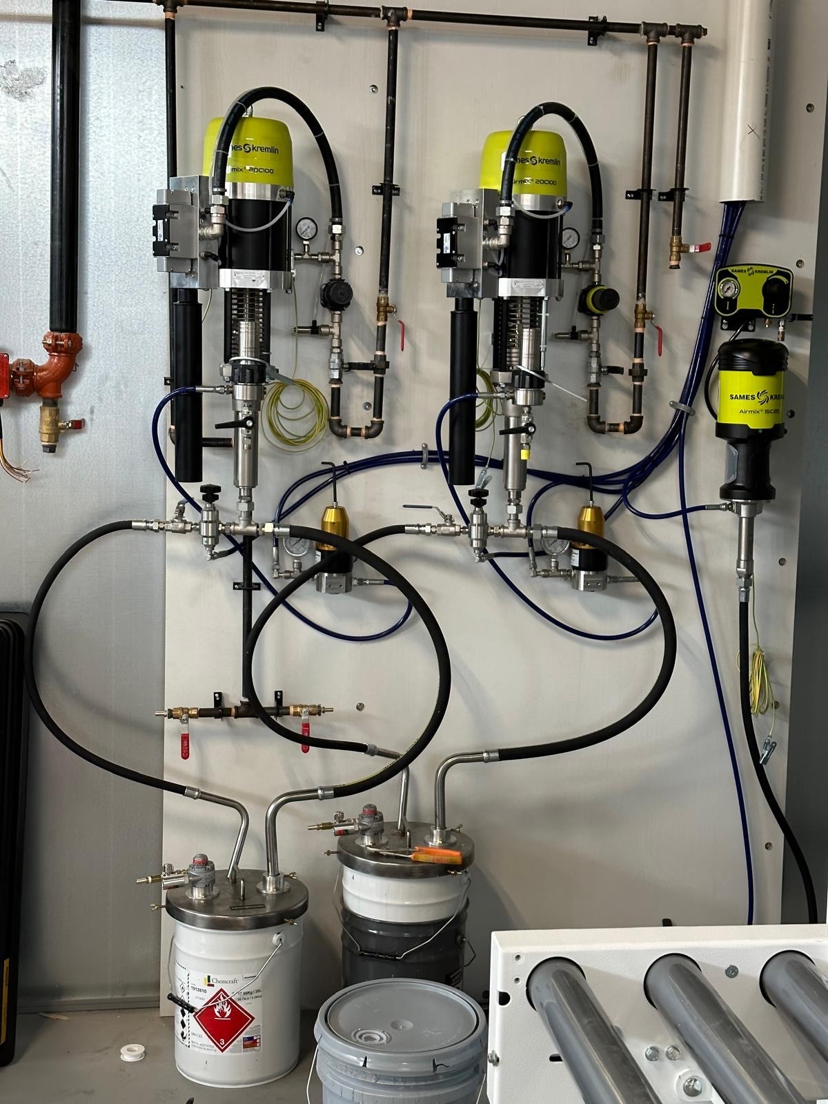 Used 2022 Makor K2 Spray System with Kremlin Guns and Pumps
