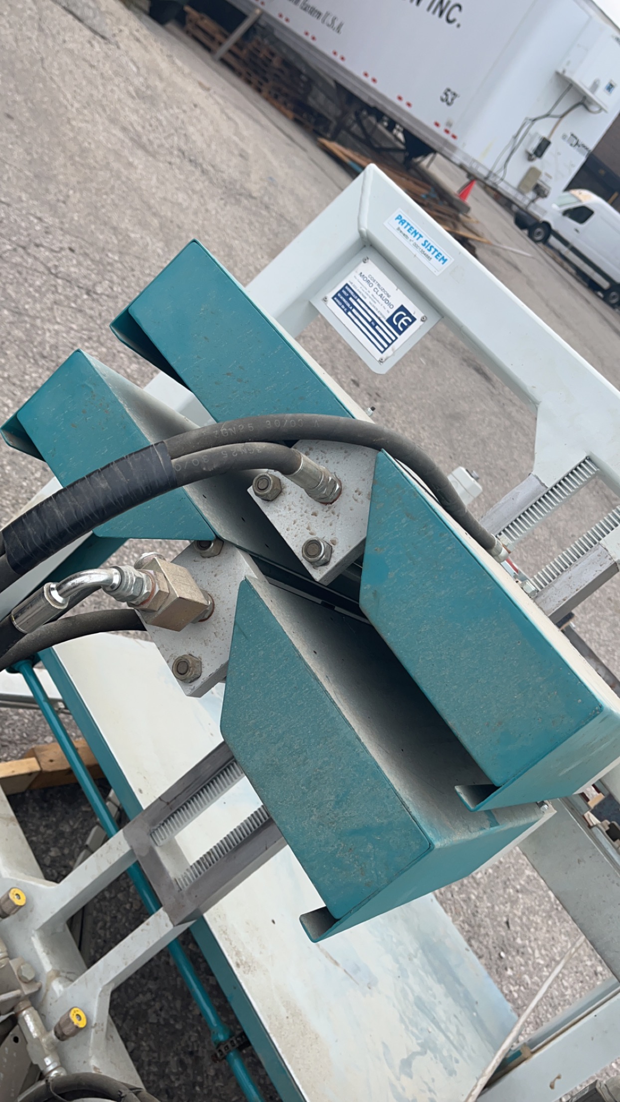 Used 2010 Claudio Moro Pit Hydraulic Clamp