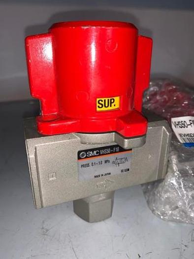 SMC VHS50-F10 valve, 3 port lock out