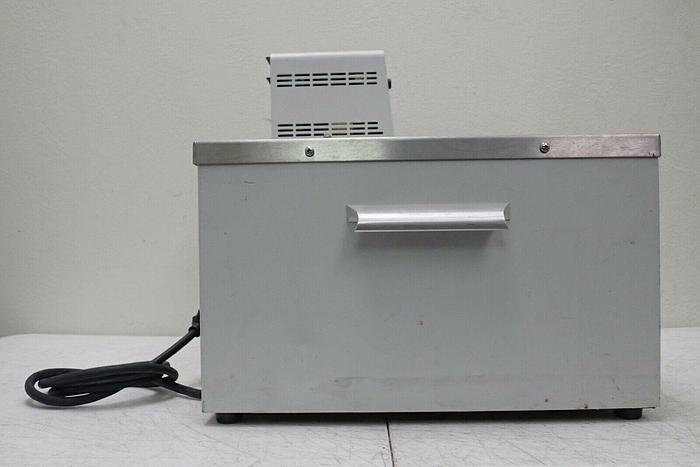 Used Fisher Scientific Model 9005 6L Recirculating Heated / Refrigerated Water Bath