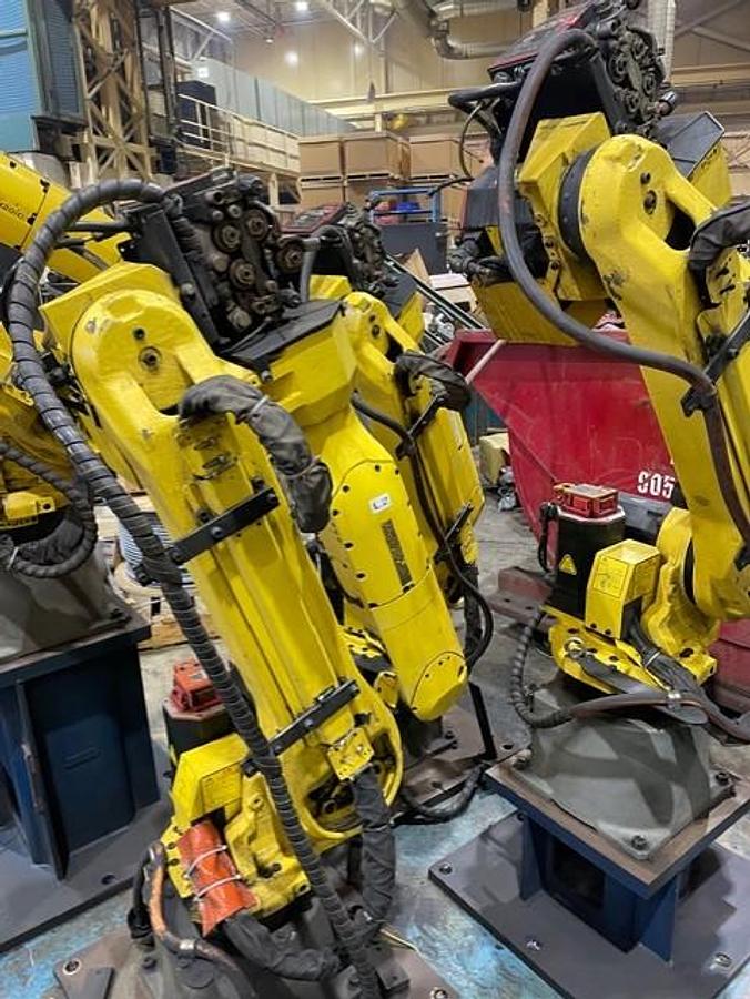 Used FANUC ROBOT MODEL ARCMATE 120iC WITH R-30iA CONTROLS, LINCOLN POWER SUPPLY i400, TORCH TIP AND MORE