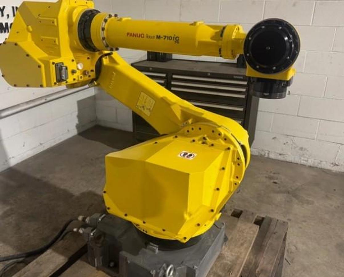 Used 2022 FANUC M710iC/70 with R30iB Plus Controller