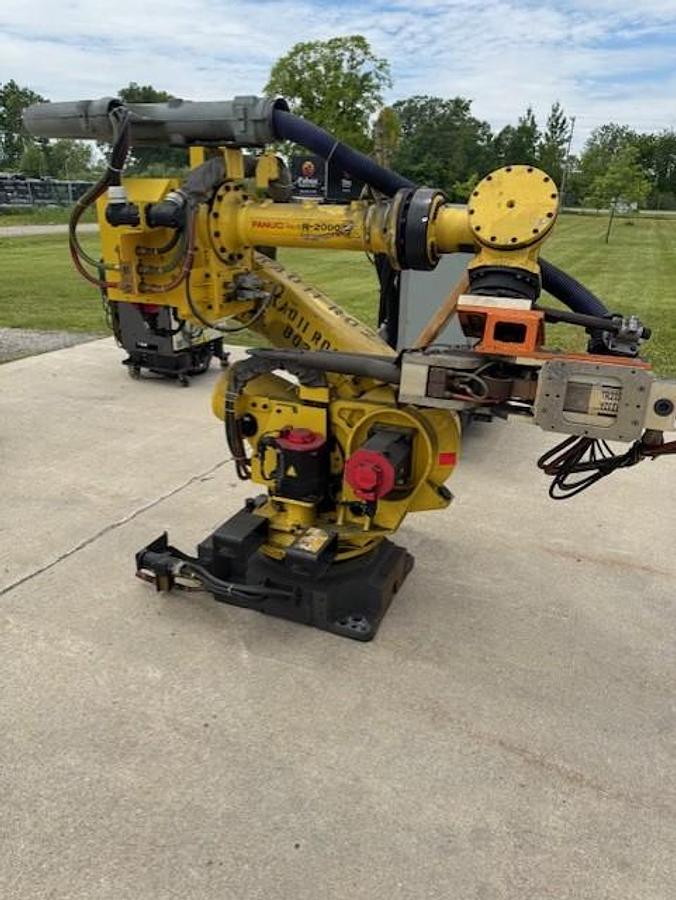 Used 2-Fanuc R-2000IB/210f's with 30iA Controls