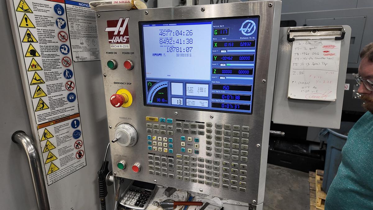 Used HAAS EC 400 TWIN PALLET HORIZONTAL MACHINING CENTER