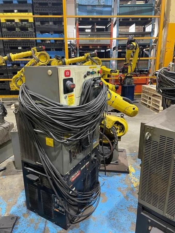 Used FANUC ROBOT MODEL ARCMATE 120iC WITH R-30iA CONTROLS, LINCOLN POWER SUPPLY i400, TORCH TIP AND MORE