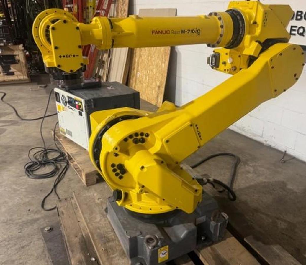 Used 2022 FANUC M710iC/70 with R30iB Plus Controller