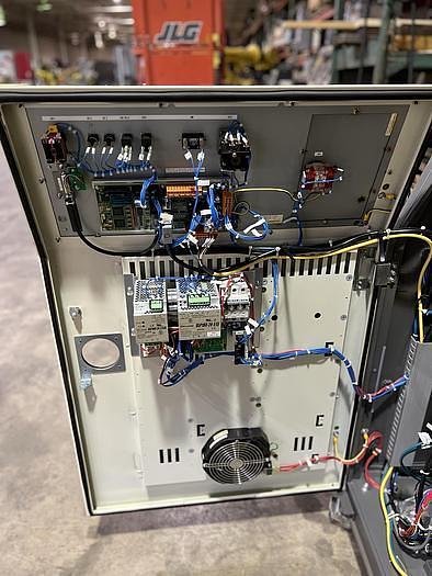 Used FANUC  M900iA/600 WITH R30iA CONTROLLER, CLEANED AND TESTED, ONLY 5,168 HOURS