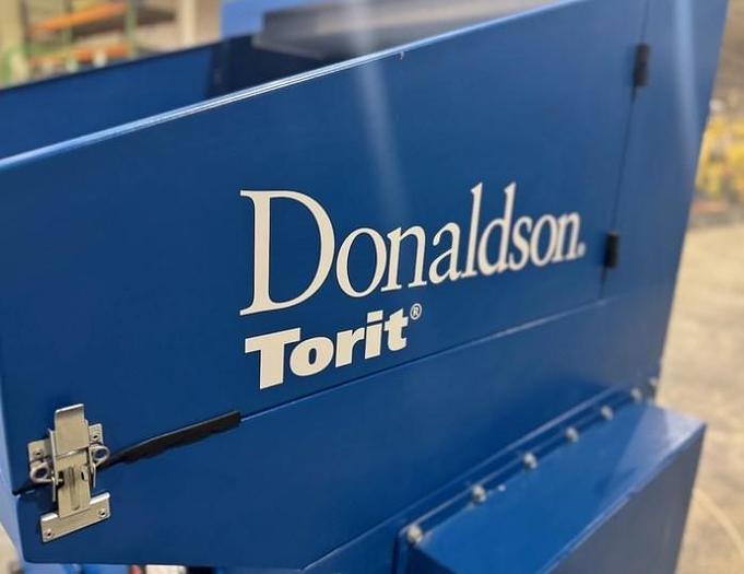 Used DONALDSON TORIT LIKE NEW DB2000 DOWNCRAFT BENCH, CLEANED AND TESTED