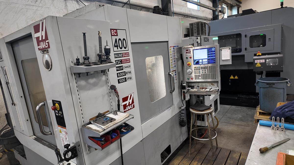 Used HAAS EC 400 TWIN PALLET HORIZONTAL MACHINING CENTER