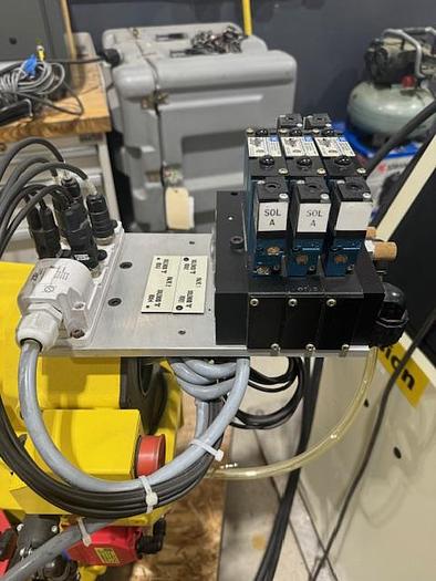 Used FANUC M10iA/10S ROBOT WITH R30iA CONTROLLER, VISION READY WITH CAMERA, ONLY 112 HOURS