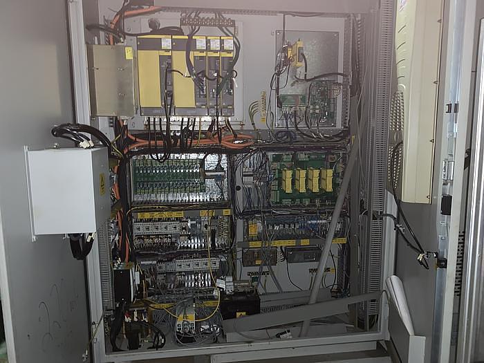 Used HARDINGE BRIDGEPORT XR760 VMC VERTICAL MACHINING CENTER WITH FANUC 18-iM CONTROL