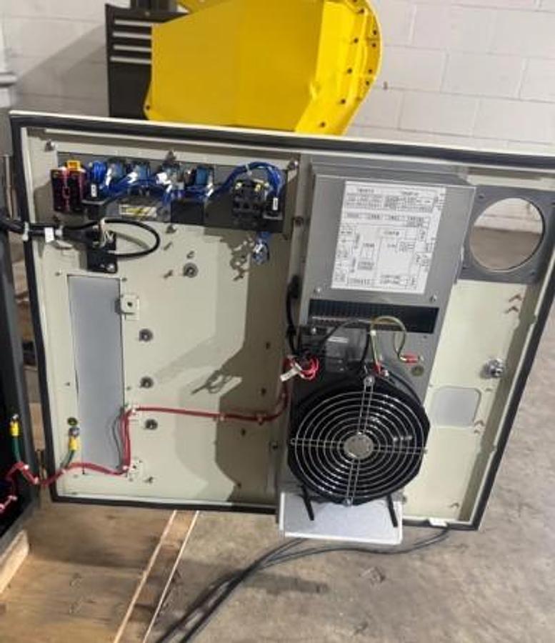 Used 2022 FANUC M710iC/70 with R30iB Plus Controller