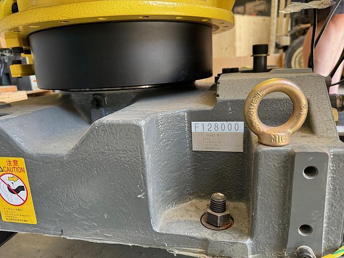 Used FANUC M-710iC/20L 6 AXIS ROBOT LIKE NEW! PAYLOAD 20KG X REACH 3,110 MM R-30iB CONTROLLER