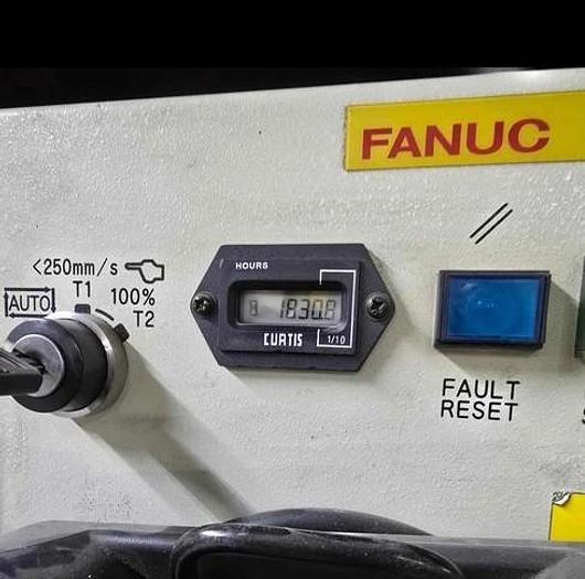 Used FANUC ArcMate 120iC/10L with R30iA Controller and Lincoln Electric R500 Dual Table and Rotary Table Welding Cell