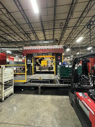 Used LINCOLN ELECTRIC/FANUC  MIG WELDING CELL WITH ARC MATE 120iC & ARC MATE 120iC/12L R-30iB DUAL TRUNNION