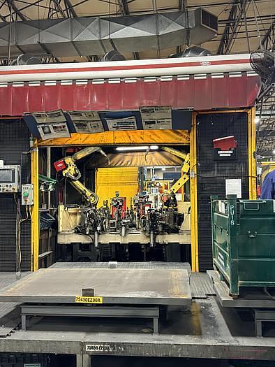 Used LINCOLN ELECTRIC/FANUC  MIG WELDING CELL WITH ARC MATE 120iC & ARC MATE 120iC/12L R-30iB DUAL TRUNNION