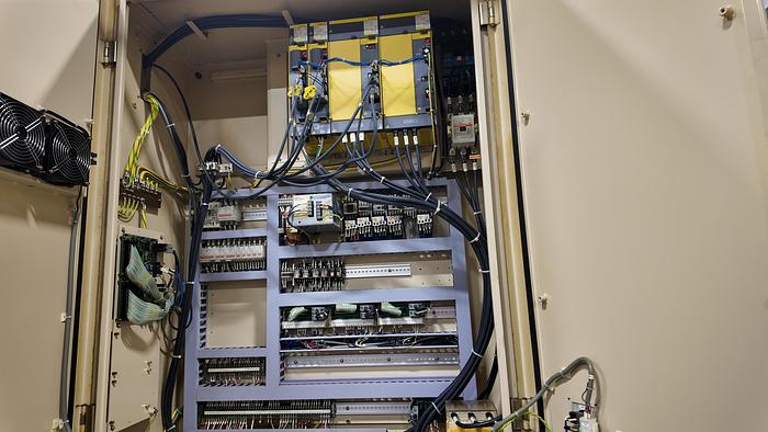 Used OKUMA HOWA 2SP-V40 TWIN SPINDLE VERTICAL TURRET LATHE