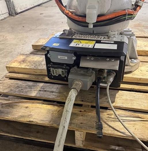 Used 1-ABB IRB 4600-40/2.55 with IRC5 Controller Date of Mfg.: 2021-07-12 Serial Number: 4600-802180 Includes several pallets of accessories, transformers, a riser, and cables and teach pendant.