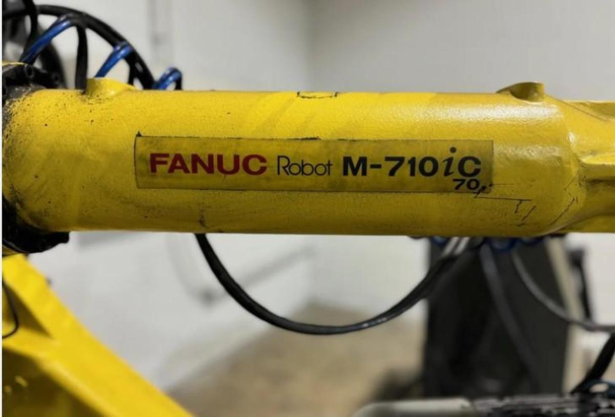 Used 2013 FANUC M710iC/70 with R30iA Controller
