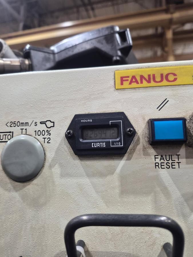 Used FANUC ROBOT MODEL ARCMATE 120iC WITH R-30iA CONTROLS, LINCOLN POWER SUPPLY i400, TORCH TIP AND MORE
