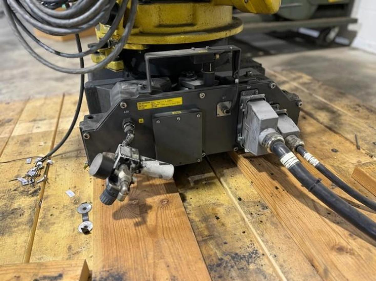 Used 2013 FANUC M710iC/70 with R30iA Controller