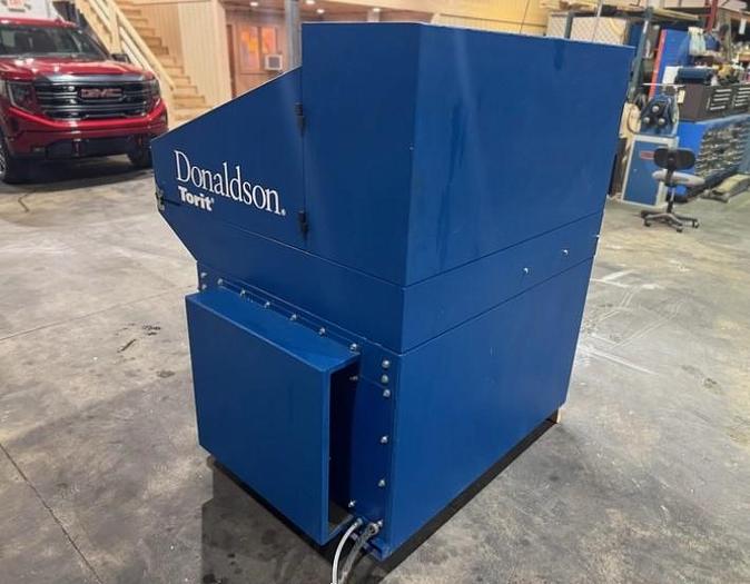 Used DONALDSON TORIT LIKE NEW DB2000 DOWNCRAFT BENCH, CLEANED AND TESTED